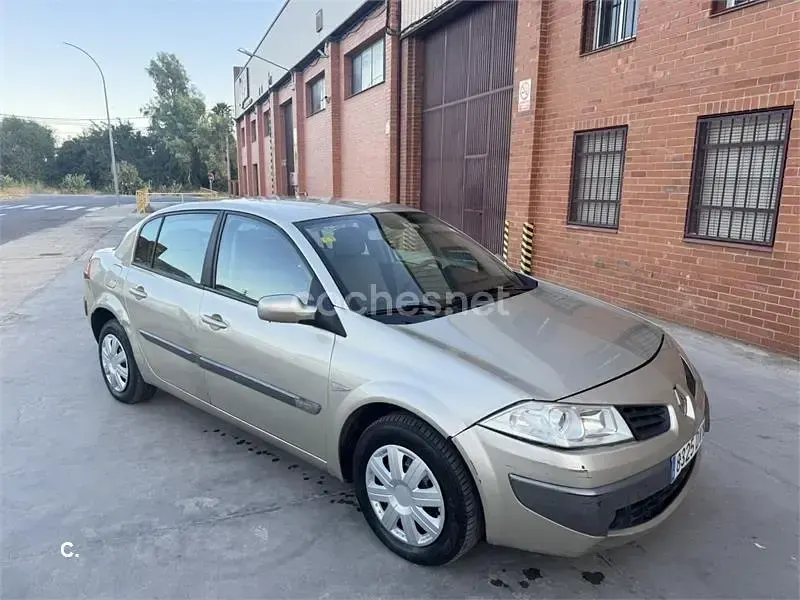 Usado Renault Mégane II Expression 105 CV (77 kW) 2006 Beige Berlina