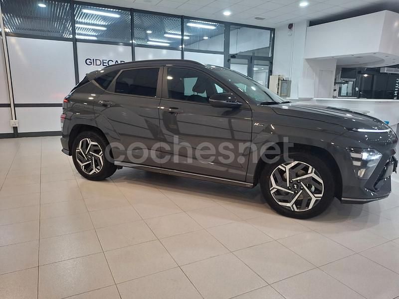 Usado Hyundai Kona N Line 129 CV (94 kW) 2025 Gris / plata SUV