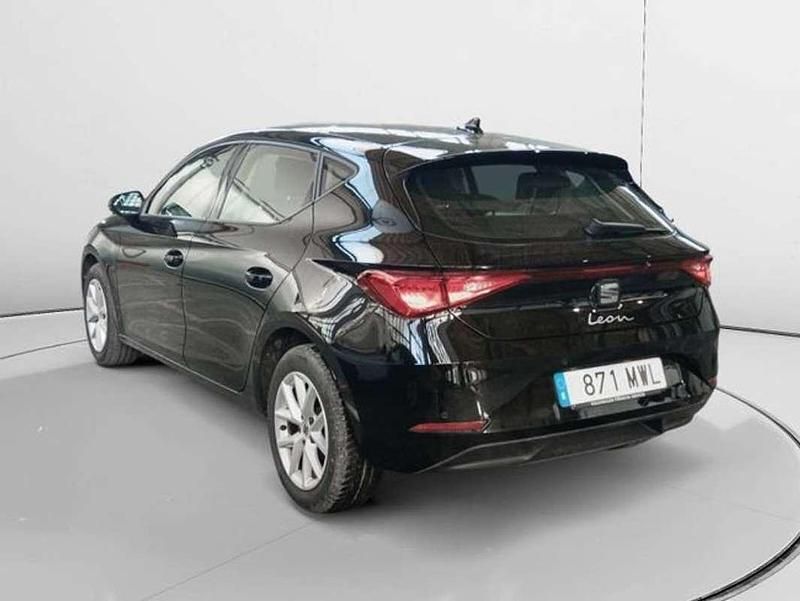 Używany Seat Leon Style 117 KM (86 kW) 2024 Czarny Hatchback