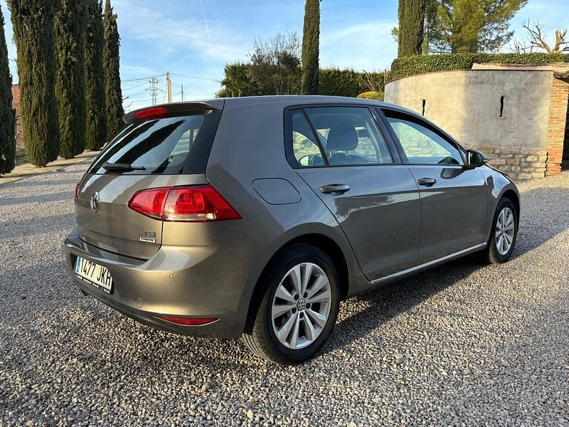 Usado VW Golf VII Edition 110 CV (80 kW) 2015 Gris Utilitario