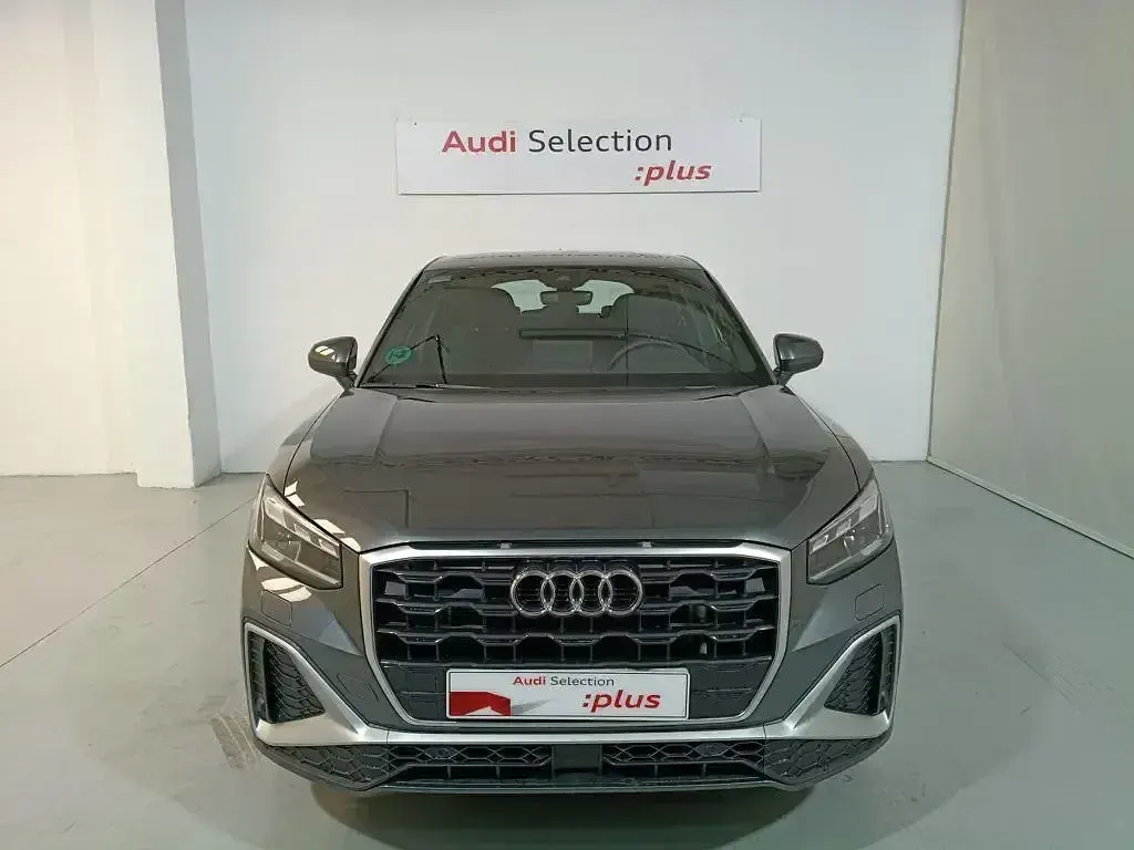Usado Audi Q2 Sport 150 CV (110 kW) 2025 Gris SUV