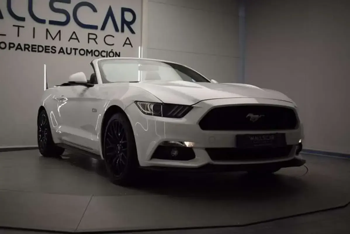 Usado Ford Mustang GT 417 CV (306 kW) 2017 Blanco Descapotable