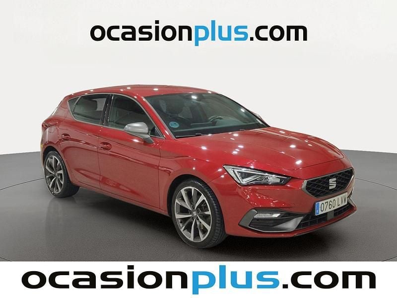 Usado Seat Leon FR 150 CV (110 kW) 2022 Rojo Utilitario