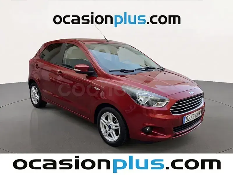 Usado Ford Ka Plus Ultimate 85 CV (62 kW) 2018 Rojo Utilitario