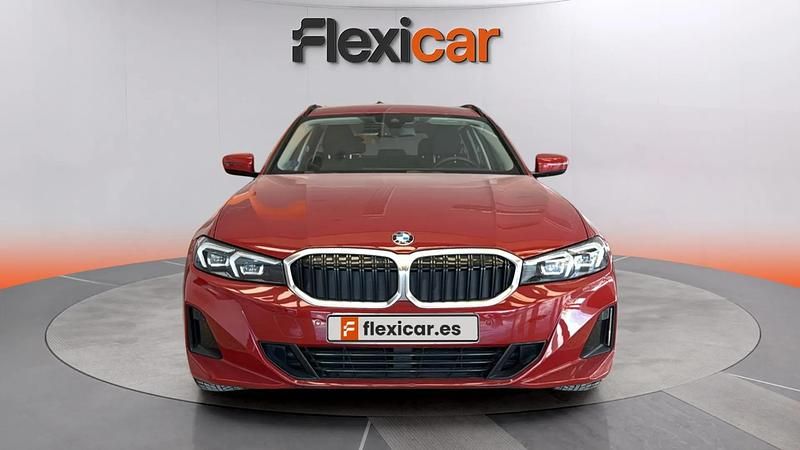 Usado BMW 318 150 CV (110 kW) 2023 Rojo Familiar