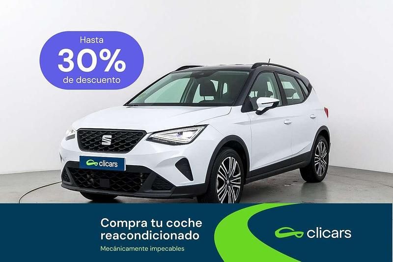 Usado Seat Arona Style 110 CV (80 kW) 2022 Blanco SUV