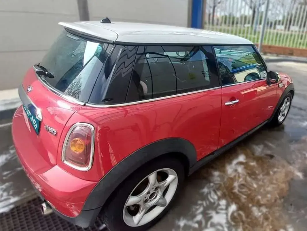 Usado Mini Cooper 116 CV (85 kW) 2006 Rojo Utilitario