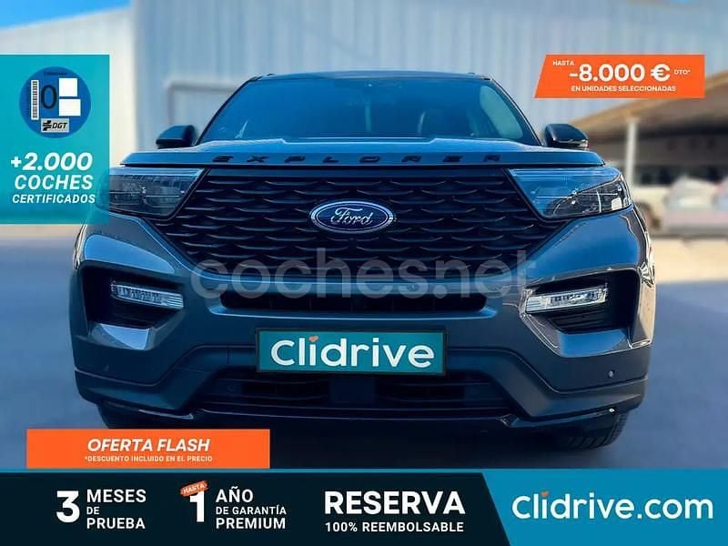 Usado Ford Explorer Platinum 457 CV (336 kW) 2022 Gris / plata SUV