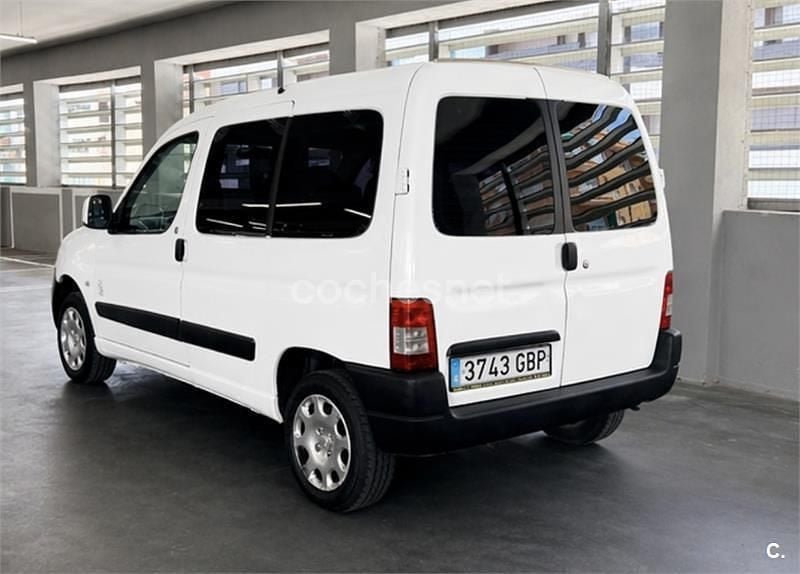 Begagnad Peugeot Partner Tepee 90 HK (66 kW) 2009 Vit Minibuss