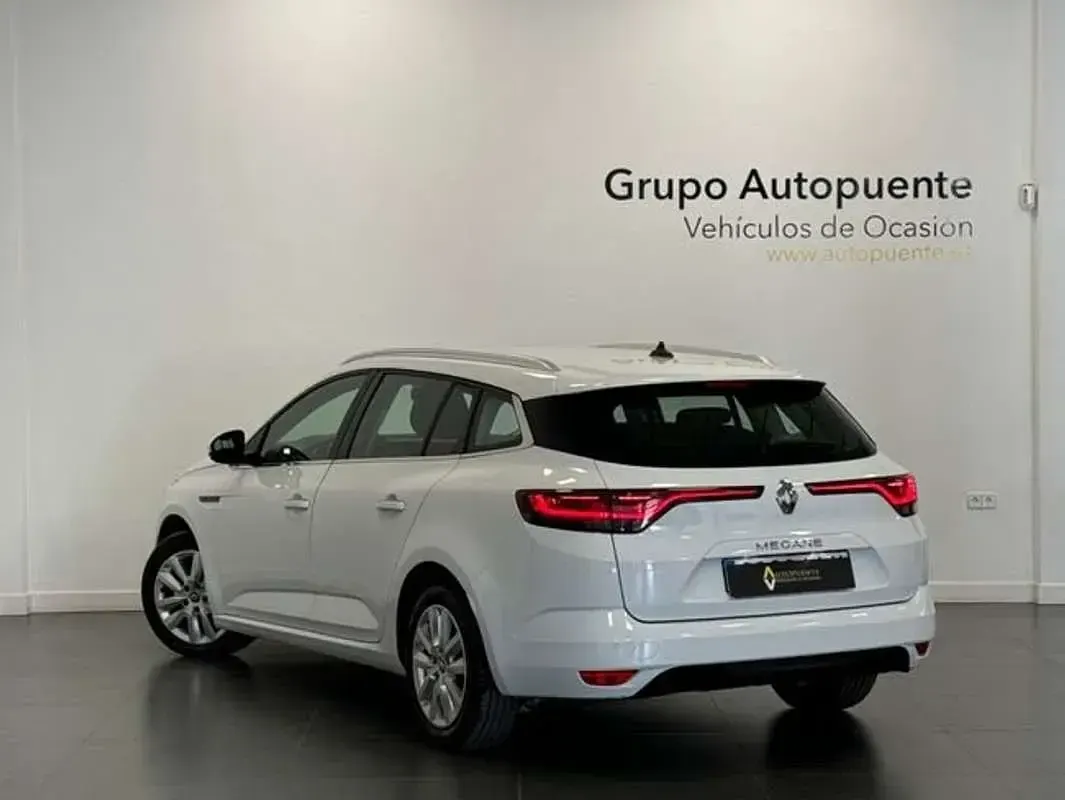 Usado Renault Mégane GrandTour Business 116 CV (85 kW) 2022 Blanco Familiar