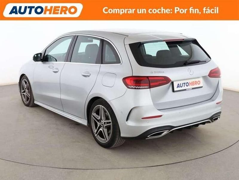 Usado Mercedes B200 150 CV (110 kW) 2022 Gris Monovolumen