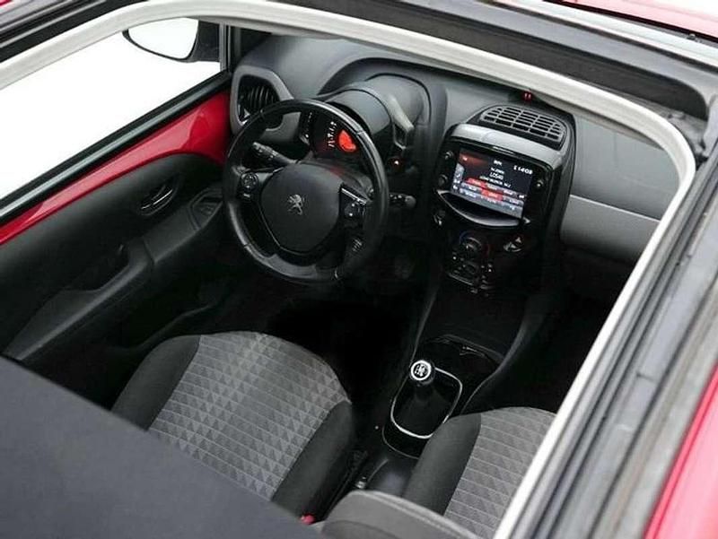 Usado Peugeot 108 Allure 72 CV (52 kW) 2021 Rojo Utilitario