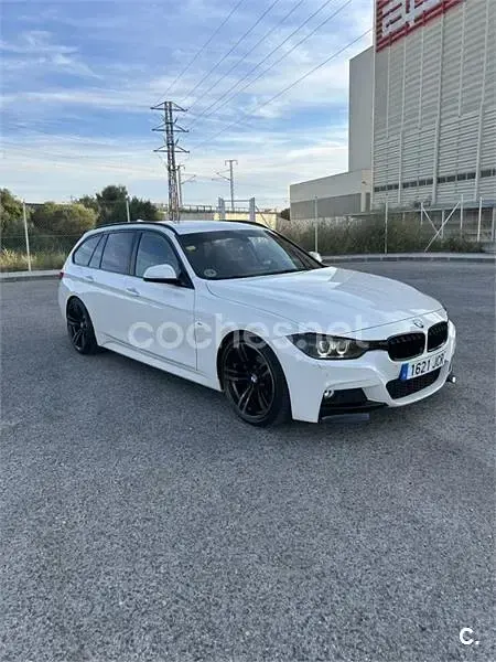 Usado BMW 318 143 CV (105 kW) 2015 Blanco Familiar