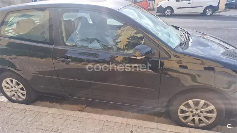 Usado VW Polo Highline 80 CV (58 kW) 2007 Negro Utilitario