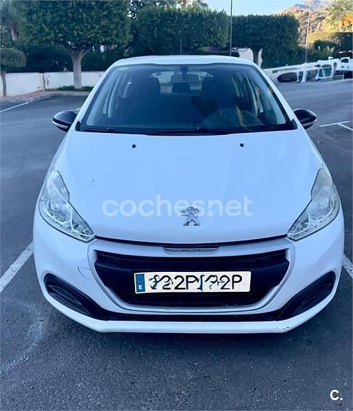 Blanco Usado 2018 Peugeot 208 Active Utilitario | 8000 € (Buen precio) - Imagen 1/4