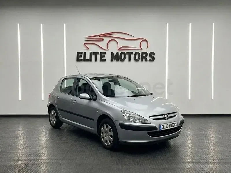 Usado Peugeot 307 90 CV (66 kW) 2004 Gris / plata Berlina