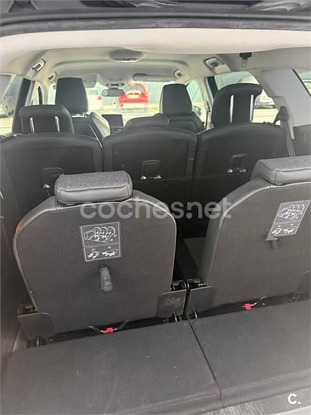 Usado Peugeot 5008 Allure 130 CV (95 kW) 2019 Gris / plata SUV