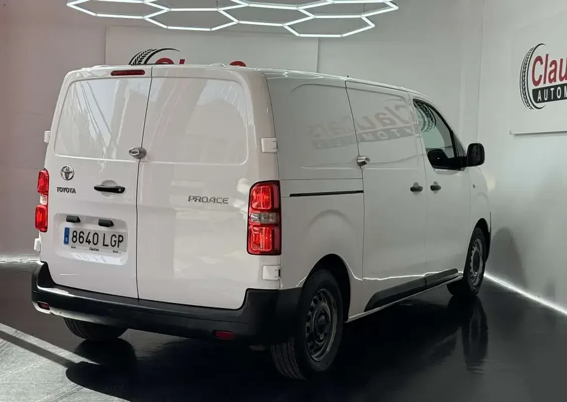 Usado Toyota Proace Business Edition 120 CV (88 kW) 2020 Blanco Monovolumen