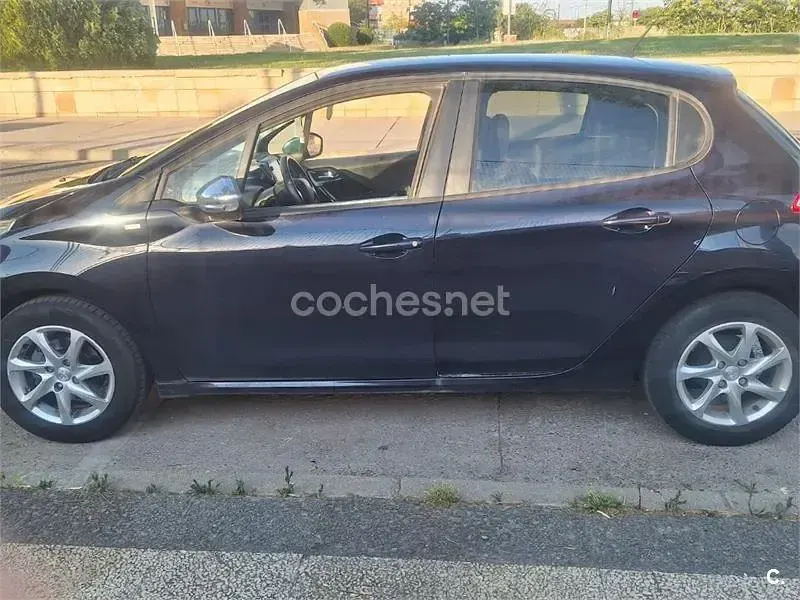 Usado Peugeot 208 Style 82 CV (60 kW) 2015 Azul Utilitario