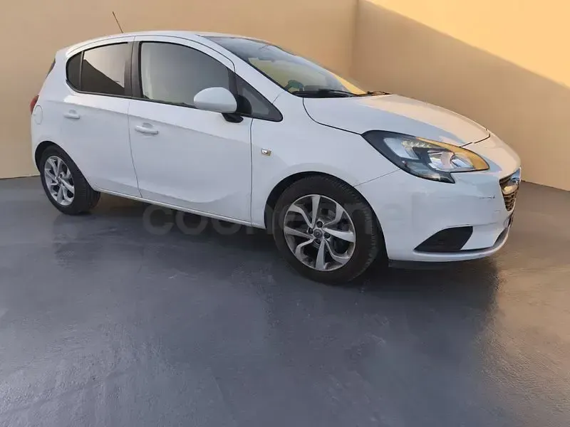 Usado Opel Corsa Color Edition 100 CV (73 kW) 2016 Blanco Utilitario