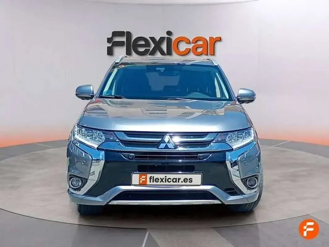 Usado Mitsubishi Outlander P-HEV 203 CV (149 kW) 2017 Gris SUV