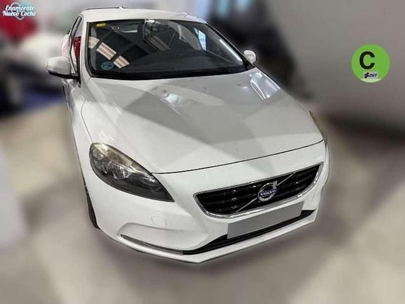 Usado Volvo V40 Momentum 150 CV (110 kW) 2016 Blanco Utilitario