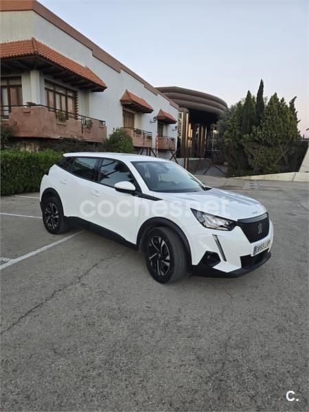 Usado Peugeot 2008 Active 110 CV (80 kW) 2021 Blanco SUV