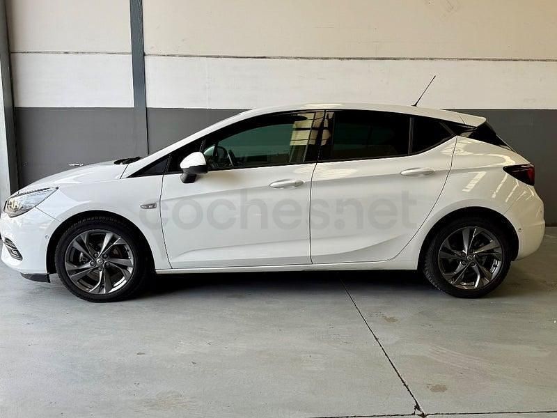 Usado Opel Astra Edition 105 CV (77 kW) 2020 Blanco Berlina