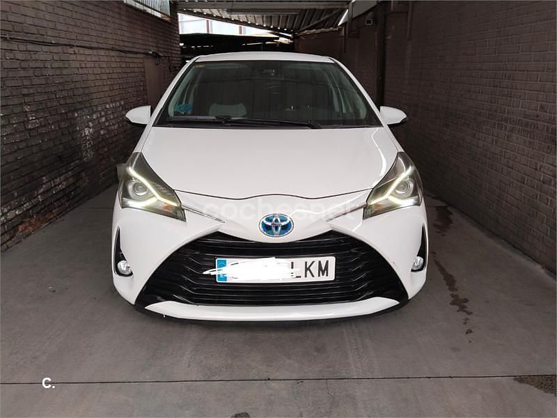 Blanco Usado 2020 Toyota Yaris Hybrid Berlina | 12.999 € (Super precio) - Imagen 1/4