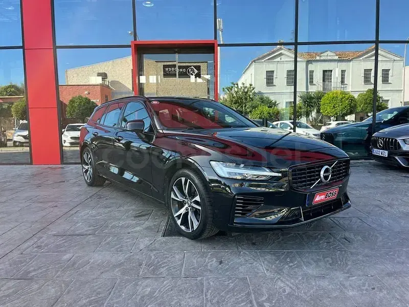 Usado Volvo V60 R-Design 340 CV (250 kW) 2022 Negro Familiar
