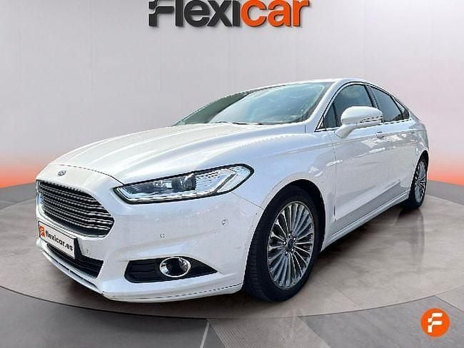 Usado Ford Mondeo Titanium 160 CV (117 kW) 2016 Blanco Berlina
