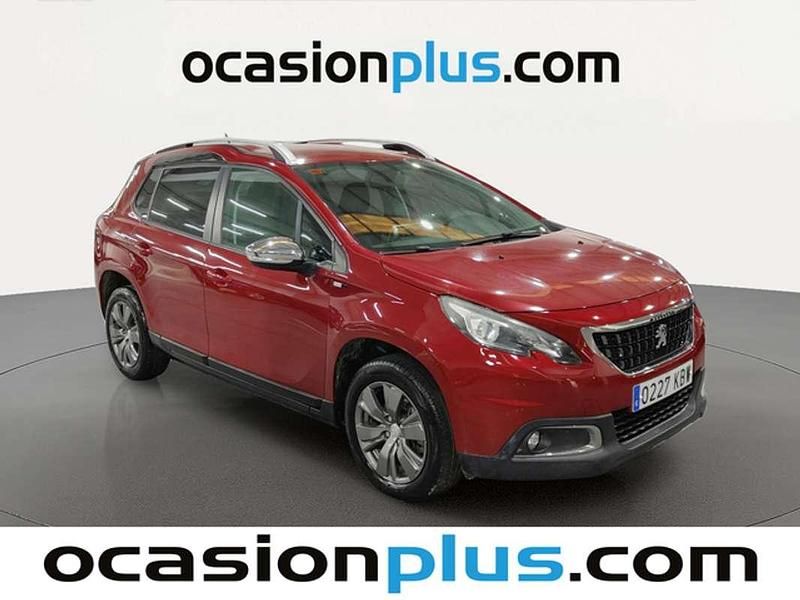 Usado Peugeot 2008 Style 110 CV (80 kW) 2017 Rojo SUV