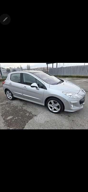 Usado Peugeot 308 Premium 109 CV (80 kW) 2008 Gris Utilitario