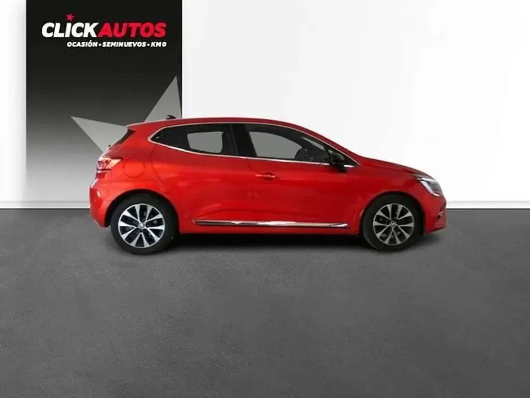 Usado Renault Clio Techno 91 CV (66 kW) 2023 Rojo Utilitario