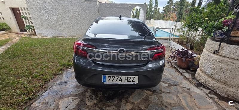Usado Opel Insignia Selective 140 CV (102 kW) 2014 Gris / plata Berlina