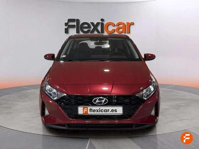 Usado Hyundai i20 101 CV (74 kW) 2021 Rojo Utilitario