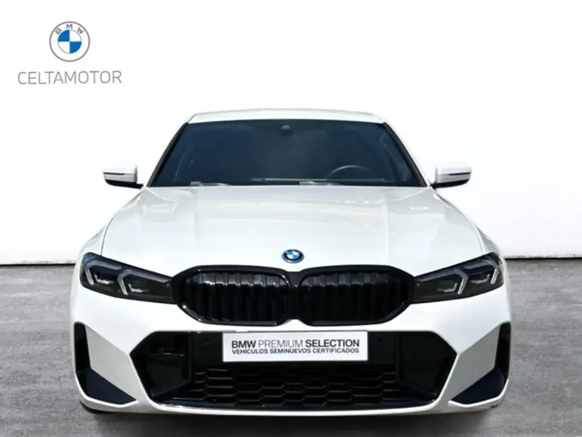 Usado BMW 330e Comfort Edition 292 CV (214 kW) 2025 Blanco Berlina