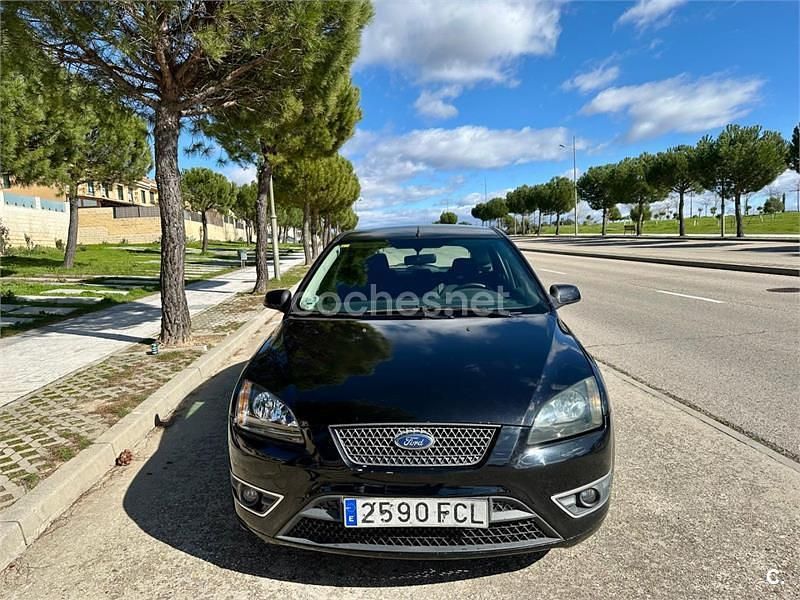 Usado Ford Focus Sport 136 CV (100 kW) 2007 Negro Berlina