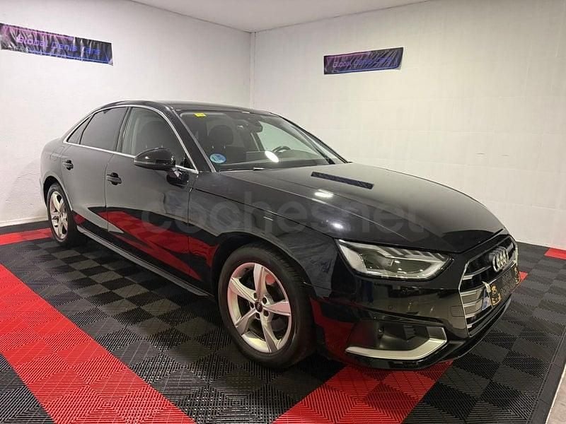 Usado Audi A4 Advanced Plus 136 CV (100 kW) 2022 Negro Berlina