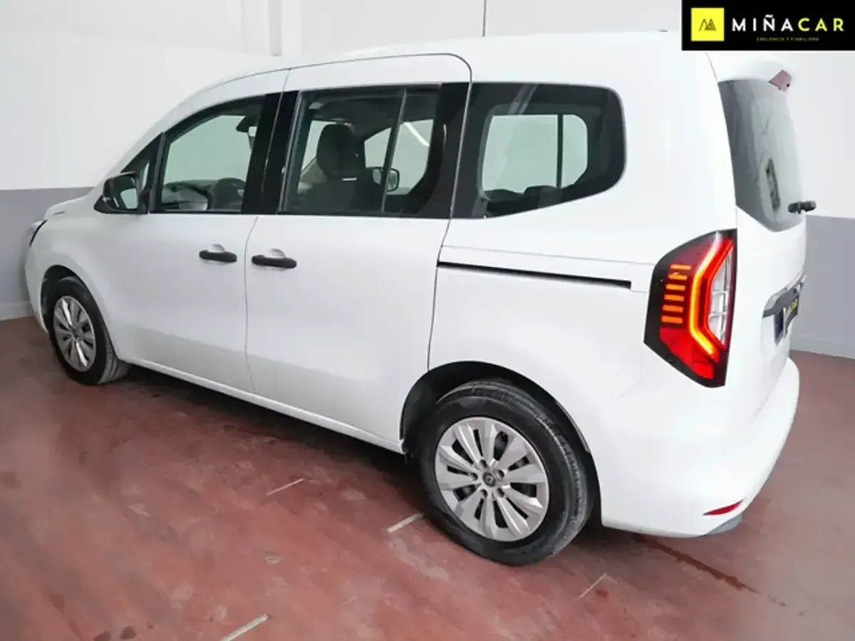 Usado Renault Kangoo Edition One 95 CV (69 kW) 2021 Blanco Monovolumen