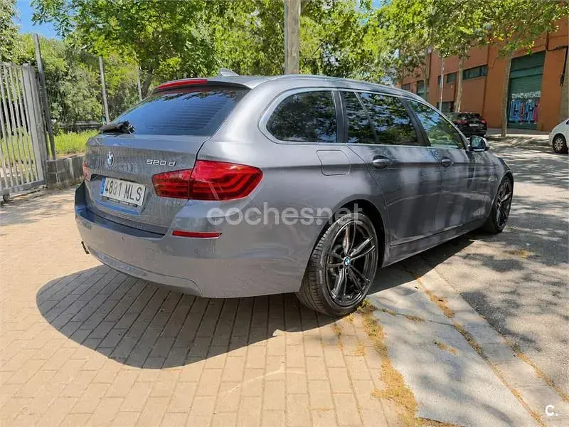 Käytetty BMW 520 Efficient Dynamics 190 HP (139 kW) 2017 Harmaa Farmari