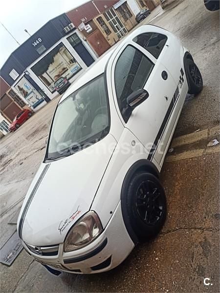 Usado Opel Corsa Enjoy 75 CV (55 kW) 2006 Blanco Utilitario