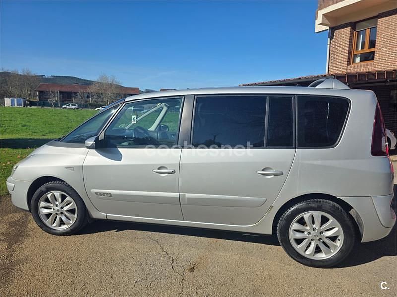 Usado Renault Espace Expression 130 CV (95 kW) 2007 Gris / plata Monovolumen