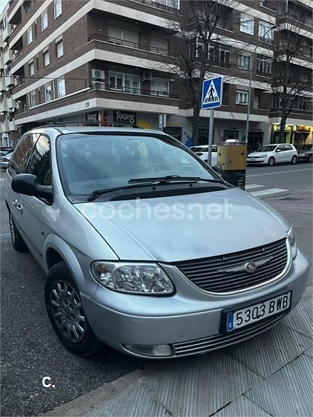 Gris / plata Usado 2002 Chrysler Voyager Monovolumen | 12.500 € - Imagen 1/4