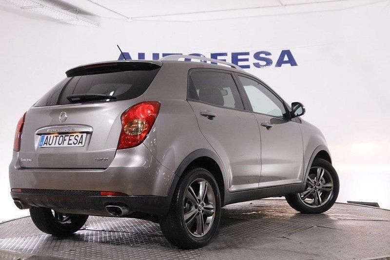 Usado Ssangyong (KGM) Korando Limited 175 CV (128 kW) 2010 Gris SUV