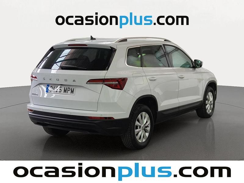 Usado Skoda Karoq Selection 115 CV (84 kW) 2024 Blanco SUV