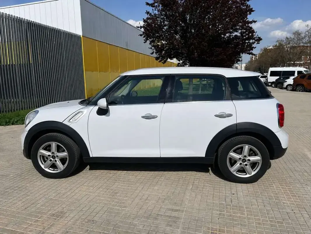 Usado Mini One D Countryman 90 CV (66 kW) 2013 Beige SUV