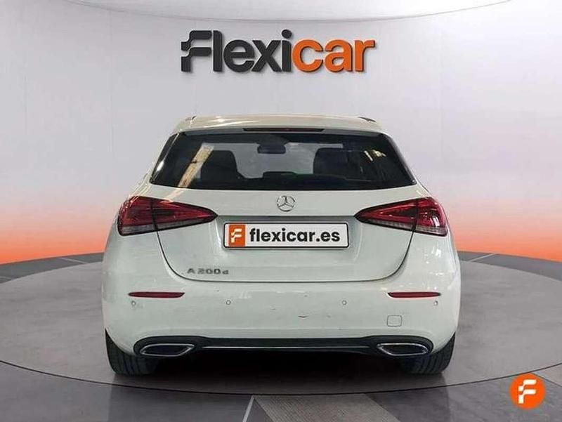 Usado Mercedes A200 151 CV (111 kW) 2019 Blanco Berlina