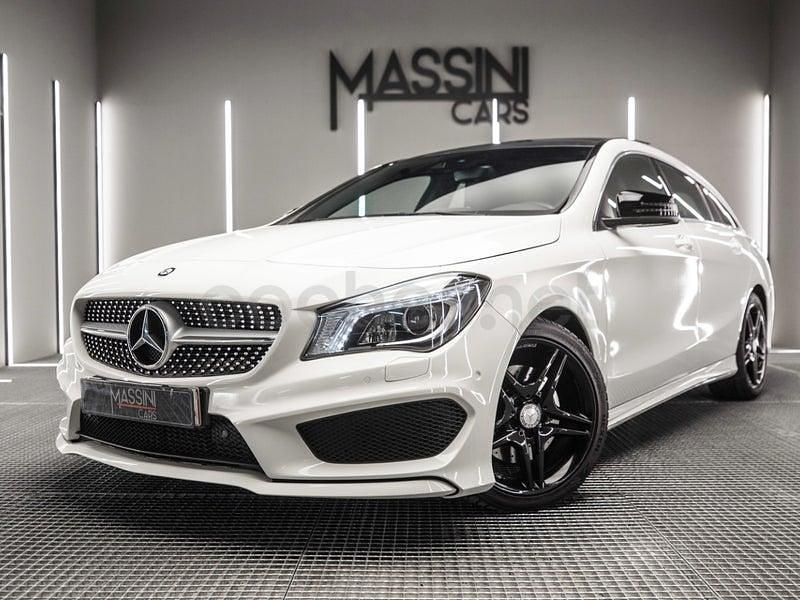 Usado Mercedes CLA220 Shooting Brake AMG line 177 CV (130 kW) 2016 Blanco Familiar