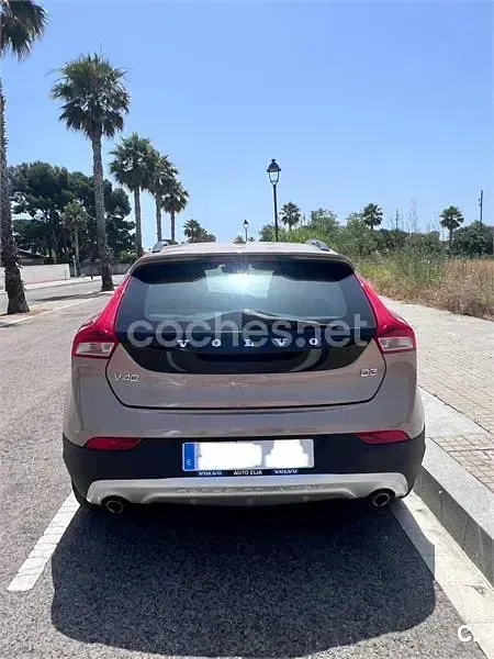 Usado Volvo V40 CC Momentum 150 CV (110 kW) 2015 Beige Familiar
